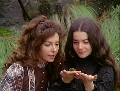Alucarda (1977) - Susana Kamini, Tina Romero